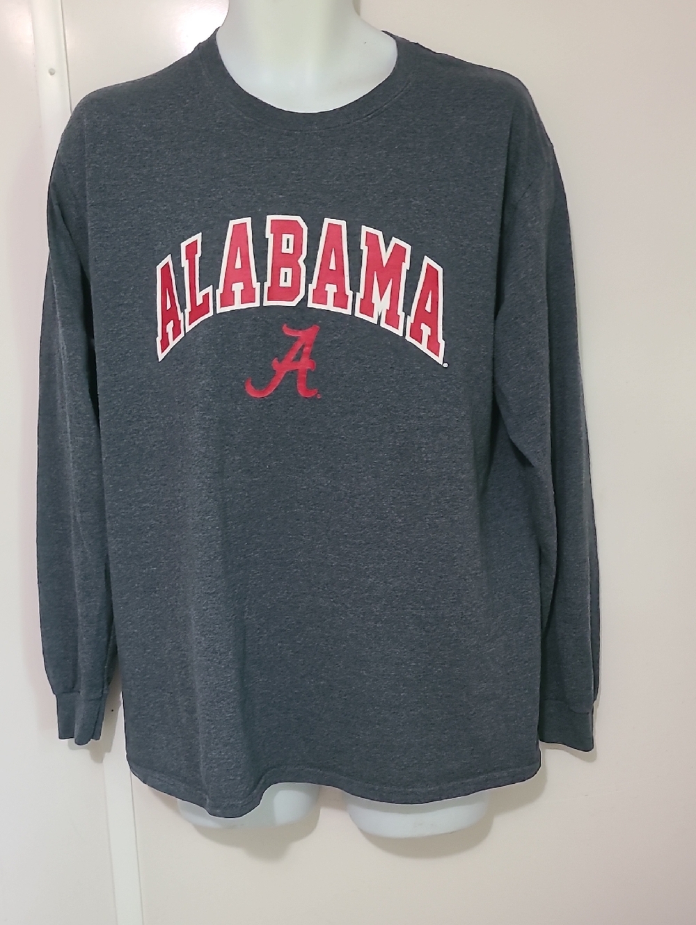 Gildan White and Blue Tag Ultra Cotton Tee Label